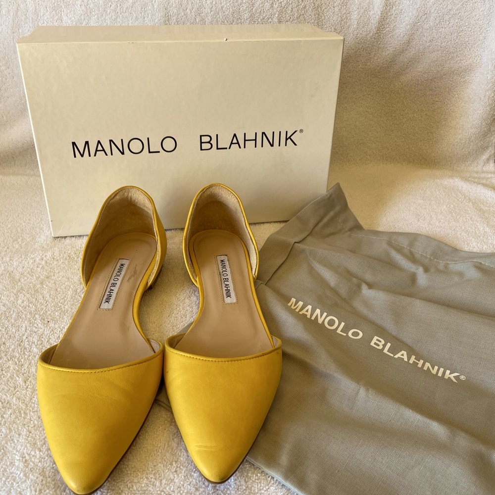 Manolo Blahnik Leather Dorsay Flat